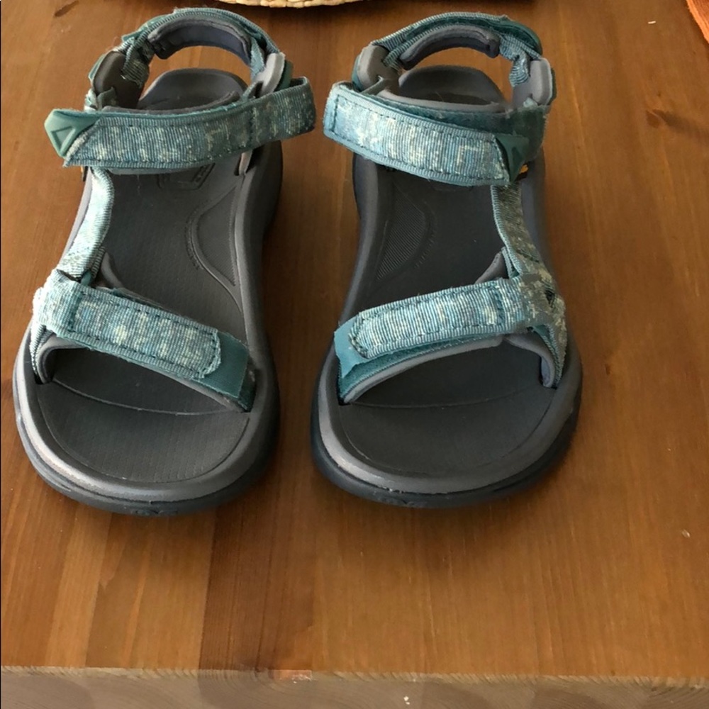 Tierra Blue Tevas size 7 M